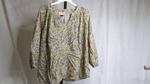 lot 173 image: Set of 15 Beautiful Universal Thread (L) Blouses-Great For Resellers