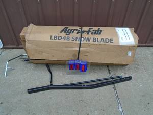 New Agrifab LBD 48 snow blade with parts & accessories. Universal fit. As shown.