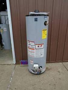 AO Amith Natural Gas 40 gallon water heater. New with minor dents & scratches. As shown.