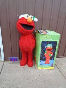 Santa Elmo Approx 40 tall. Lights up. As shown.