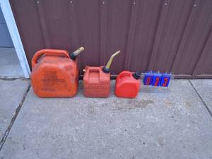Qty of 3 used gas cans. As shown.