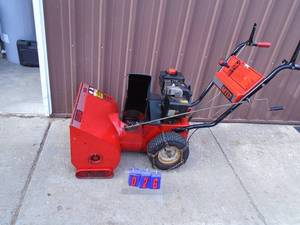 MTD 524 snow blower. Good used condition. Tested & works. As shown.