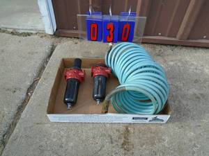 Flat of Air Oilerwater seperator & hose. As shown.