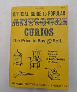 lot 43 image: 4 Rare Vintage Books on Antiques & Collectibles