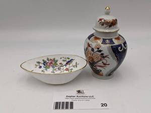 lot TF-20 image: Vintage Aynsley Fine China England Dish & Imari Vase