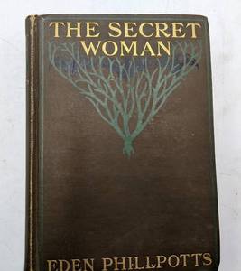 lot 100 image: 5 Rare Vintage & Antique Books from 1891-1959Oliver Wendell Holmes, C.P. Snow,  Sterne, The Life of Michelangelo And More
