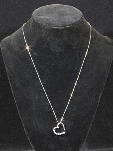 14 Karat White Gold Diamond Heart Necklace