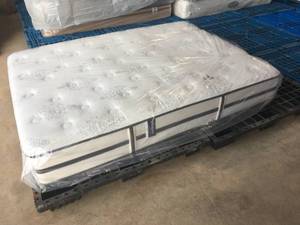 Brand New Beautyrest Classic Marnie Plush Queen Mattress