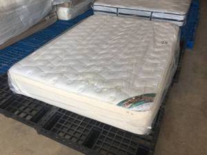 Brand New Serta Perfect Sleeper Edgebrooke Eurotop Queen Mattress