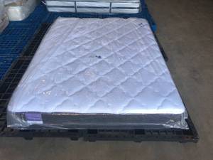 Brand New Sleepys Hush Plush 10 Plush Encased Coil Queen Mattress