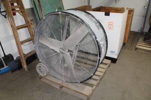 lot 5 image: Lakewood Engineering Shop Fan MC42