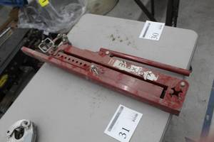 lot 31 image: Southwire Maxis Jax Reel Stand