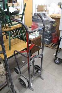 lot 18 image: Barrel Dolly