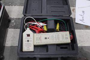 lot 20 image: Tasco Circuit Mapper Tester, Case, Circuit Mapper Receiver CMT42R and Circuit Mapper Transmitter CMT42T