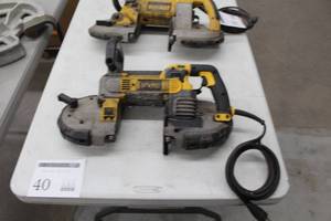 lot 40 image: DeWalt 5 Variable Speed Deep Cut Band Saw DWM120