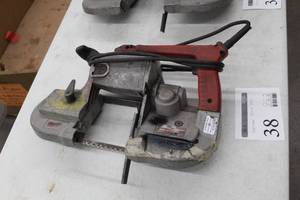 lot 38 image: Milwaukee Heavy Duty Bandsaw 6230