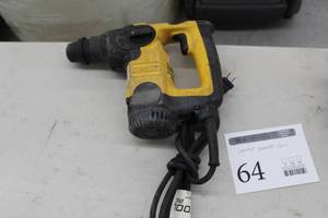 lot 64 image: DeWalt 1 SDS Rotary Hammer Hammerdrill D25303