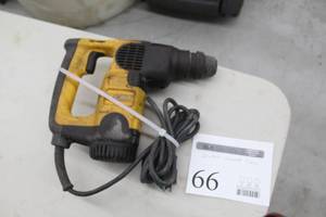 lot 66 image: DeWalt 1 SDS Rotary Hammer Hammerdrill D25303