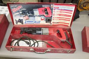 lot 77 image: Milwaukee Heavy Duty Sawzall Reciprocating Saw 6518, Metal Case