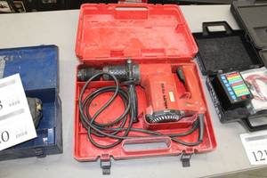 lot 120 image: Hilti TE 22 Hammerdrill, Plastic Case