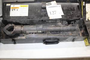 lot 127 image: FCI Burndy Hypress Compression Tool Y644M, Metal Case