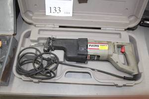 lot 133 image: Porter-Cable Variable Speed Tiger Saw Reciprocating Saw 738, Plastic Case
