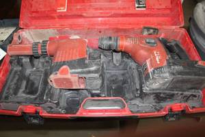 lot 136 image: Hilti 36V TE 7-A Hammerdrill 349300, Battery, Charger, Plastic Case