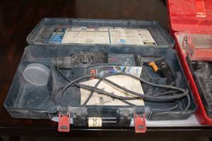 lot 135 image: Bosch Bulldog Hammerdrill 11224VSR, Plastic Case