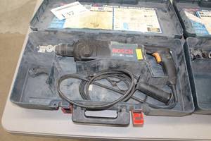 lot 137 image: Bosch Bulldog Hammerdrill 11224VSR, Plastic Case