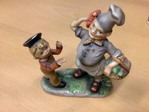 lot 29 image: Hummel Simple Simon Met a Pieman