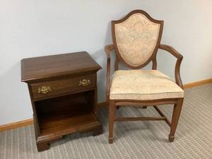 lot 32 image: Chair & Night Stand