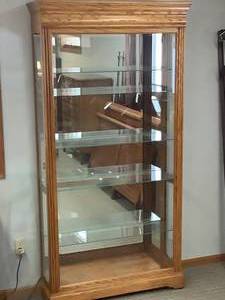 lot 9 image: China Cabinet, Lighted & Adjustable