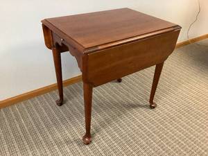 lot 12 image: Small Drop Leaf Table