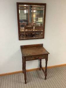 lot 17 image: Antique Desk