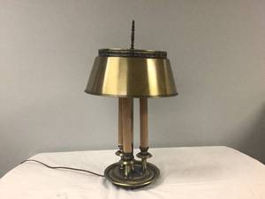 lot 112 image: Tri-legged Lamp