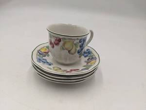 lot 65 image: Vintage Villeroy & Boch Melina Teacup and Saucers