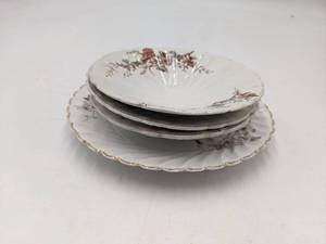 lot 55 image: Lovely Vintage China Plates