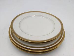 lot 56 image: Elegant Vintage Crown Derby & Limoges China Plates