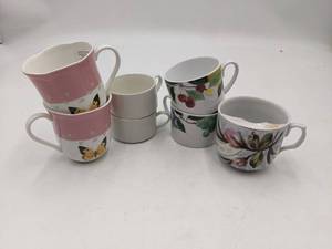 lot 60 image: 7 Beautiful Vintage China Teacups