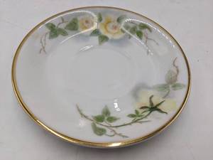 lot 77 image: Vintage China Dinner Plates