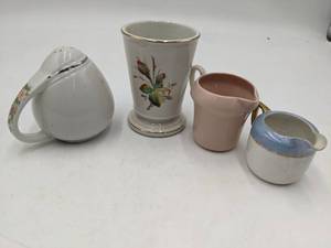 lot 84 image: Vintage 4 Piece Miniature Porcelain Collectible Collection