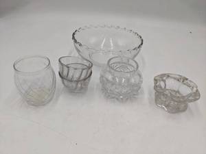 lot 85 image: Vintage Glass, Depression Glass, & Crystal Collection