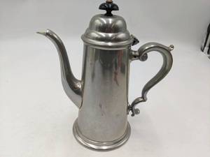 lot 91 image: Gorgeous Vintage English Pewter Teapot