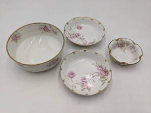 lot 95 image: 4 Vintage Floral China Bowls