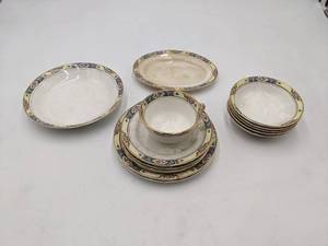lot 11 image: Vintage Vitreous Edwin M. Knowles China Collection