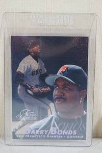 lot 20 image: 1997 Flair Showcase Barry Bonds Row 0 Seat 25