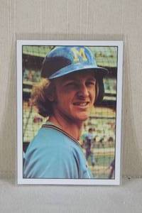 lot 26 image: 1975 SSPC Robin Yount #238 Rookie Card