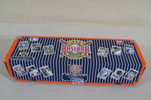 lot 53 image: 1992 Upper Deck Baseball Card Set