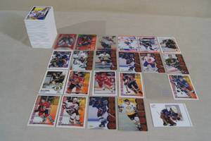lot 99 image: Hockey Cards - 90s to Modern, Auto, Inserts