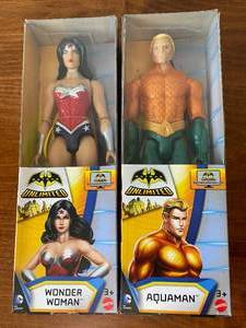 lot 5 image: Wonder Woman & Aquaman Action Figures